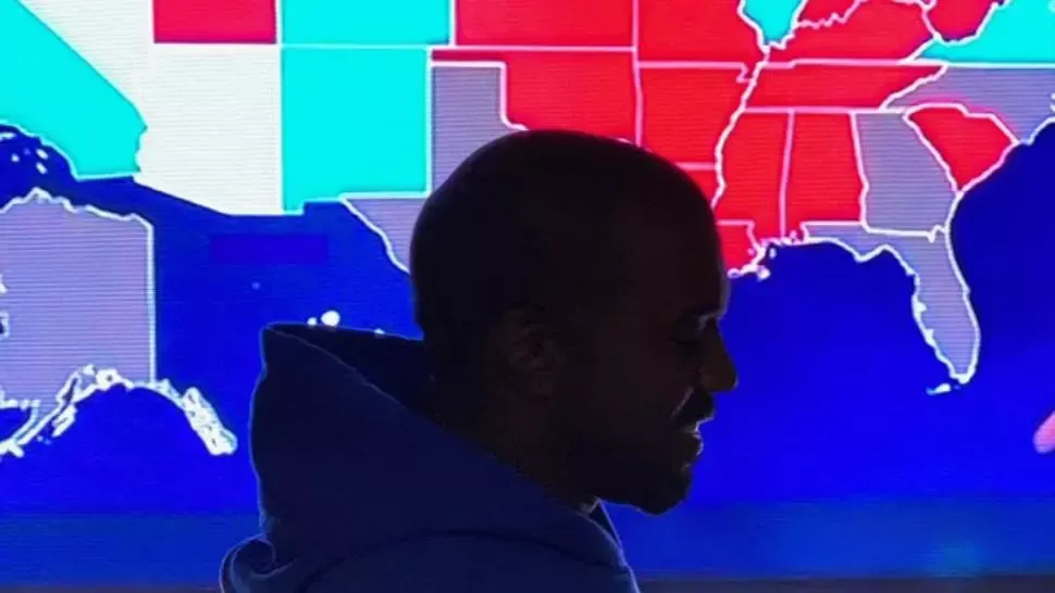 VIDEO Rapperul Kanye West nu a votat pentru Trump sau Biden la Casa Albă - s-a ales pe el însuși...