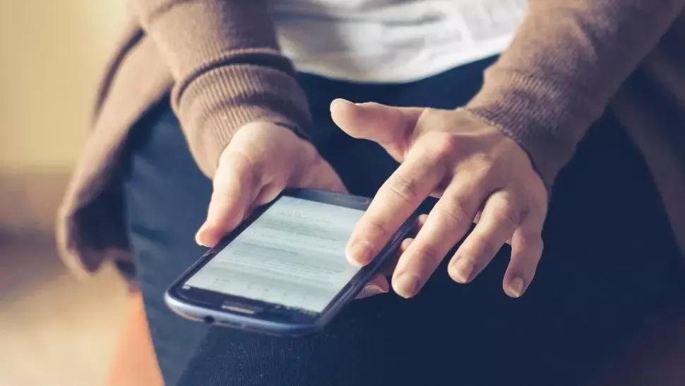 Linie telefonică de consiliere pentru elevi și părinți, pusă la dispoziție de inspectoratele școlare