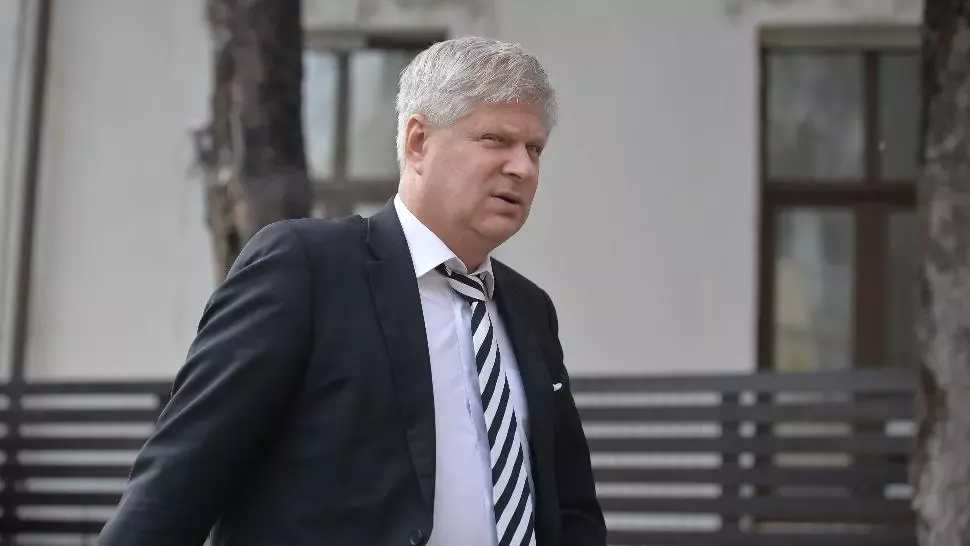 Excursii, diamante, mașini, haine de lux și imobile. Sunt „investițiile” pe care le-ar fi făcut Daniel Tudorache, în numele fostei soții și al menajerei