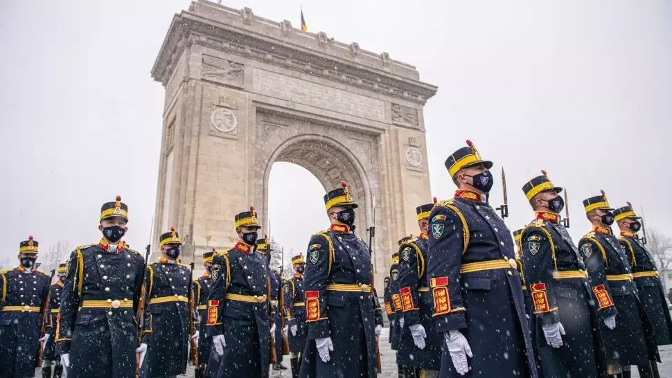 Incident la ceremonia de Ziua Națională: două persoane au încercat să forțeze filtrul jandarmilor