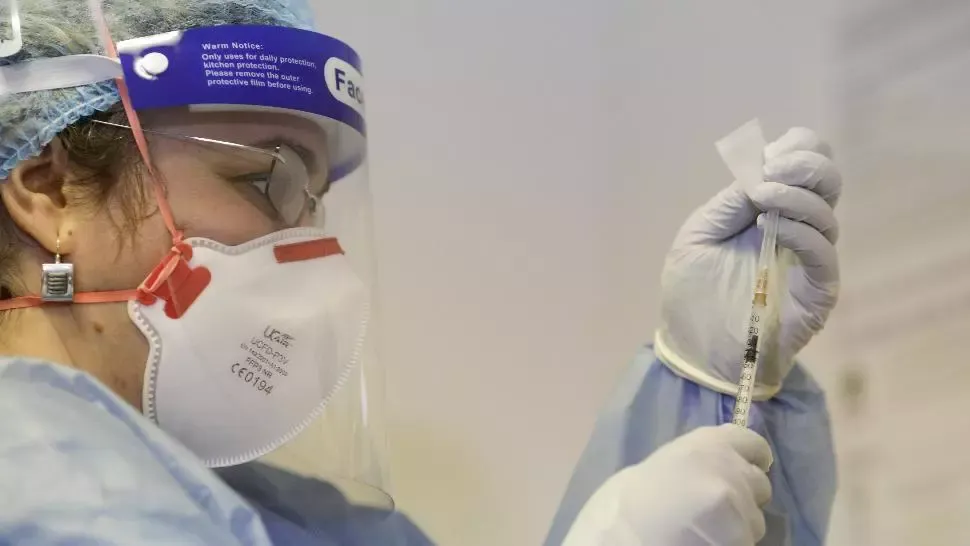 ZIUA VACCINĂRII - A început vaccinarea românilor. Care sunt cele trei etape. Ce trebuie să știm - LIVE VIDEO