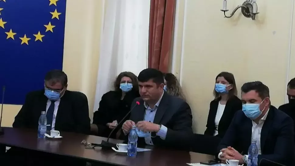 O nouă sfidare din partea AUR a măsurilor sanitare impuse de autorități. Ce a făcut un deputat de Dolj la preluarea mandatului