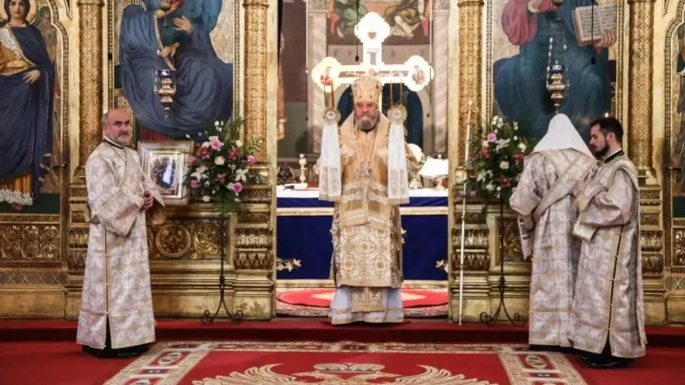 Mitropolitul Ardealului, de Sf. Nicolae: ”S-a pornit o acțiune împotriva bisericii. Dacă biruim frica, biruim şi boala”