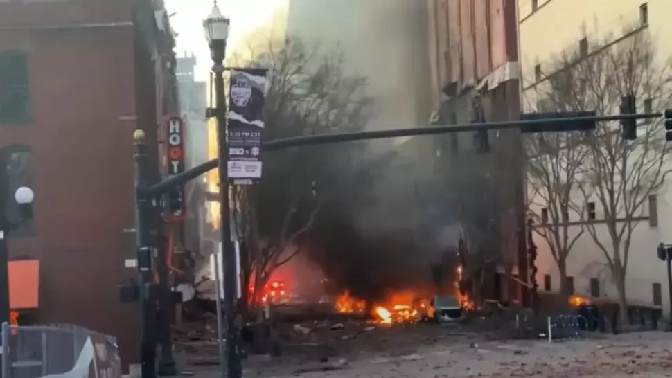FOTO | VIDEO Explozie puternică în SUA, de Crăciun. Trei răniți și mai multe clădiri avariate. Anunțul Poliției - „Credem că a fost un act deliberat”