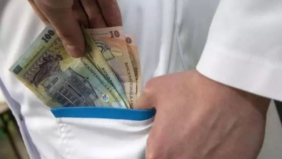Decizie scandaloasă în dosarul angajărilor pe bani de la Spitalul Județean Botoșani. Inculpatele se pot întoarce la muncă
