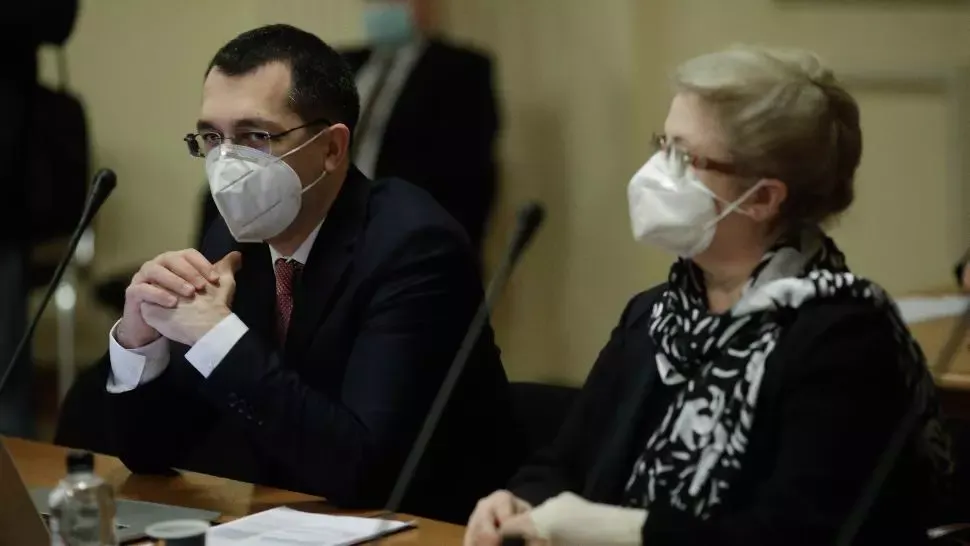Ministerul Sănătății, după ce un primar a fost vaccinat în etapa destinată medicilor: „Nu avem suficiente doze de vaccin pentru toți românii”