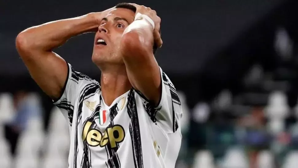 VIDEO Cristiano Ronaldo, moment stânjenitor. Cum a reacționat fotbalistul după ce a lovit o femeie cu mingea în cap