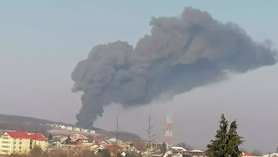 FOTO + VIDEO Incendiu de proporții la Iași, coloana de fum s-a văzut din tot orașul 