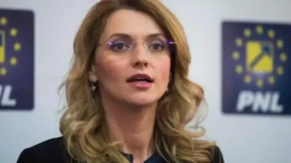 Dealer de droguri, adus în țară după ce a fost descoperit în Spania. Va sta 3 ani după gratii pentru că a livrat substanțe interzise deținuților