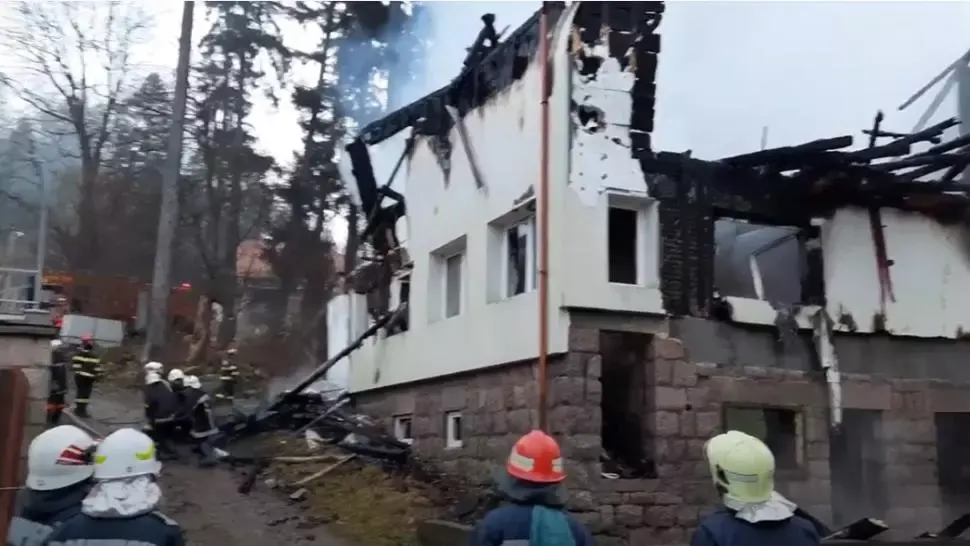 VIDEO | Vilă DISTRUSĂ de flăcări, în Băile Tușnad