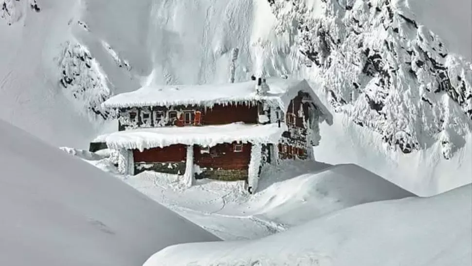 Risc mare de avalanşe în Munţii Făgăraş, Şureanu şi Parâng. Zăpadă de 2 metri la Bâlea Lac