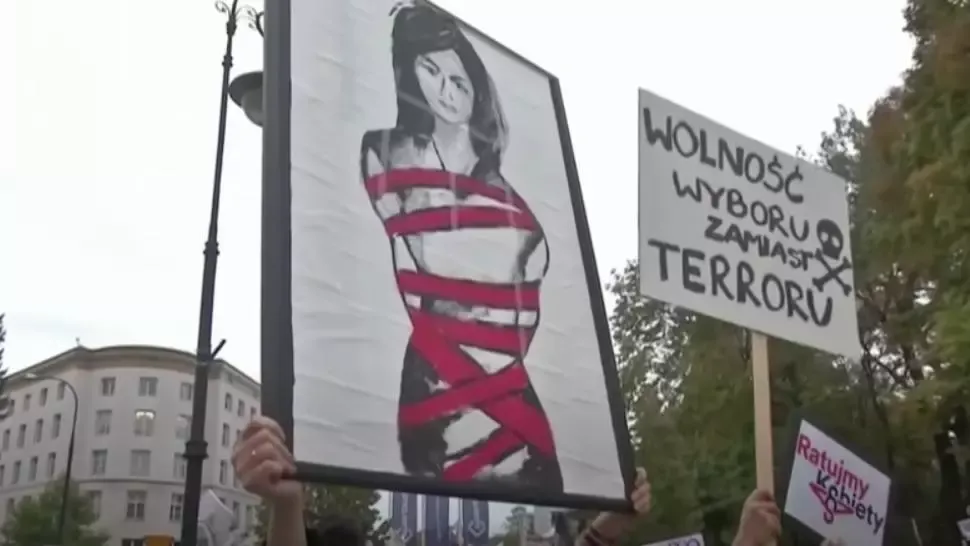 Polonia a interzis avortul - întreruperea sarcinii, doar în cazuri EXTREME. Se anunță proteste ample
