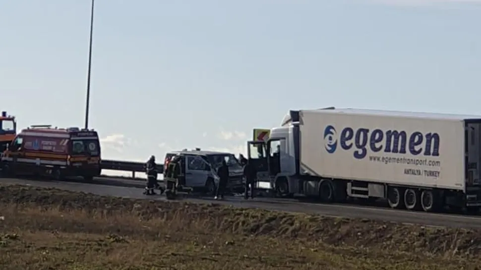 Accident grav la granița cu Ungaria, patru răniți și trafic blocat