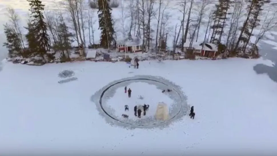 VIDEO | Finlandezii și-au pus în cap să doboare recordul mondial la cel mai mare carusel de gheață