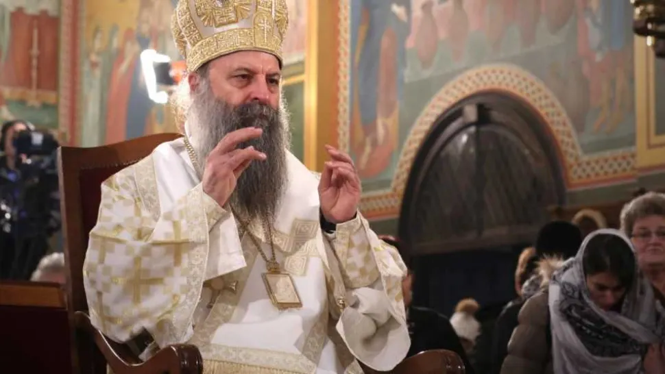 VIDEO Măsuri anti-Covid ÎNCĂLCATE la ceremonia de întronare a noului patriarh al Bisericii Ortodoxe Sârbe