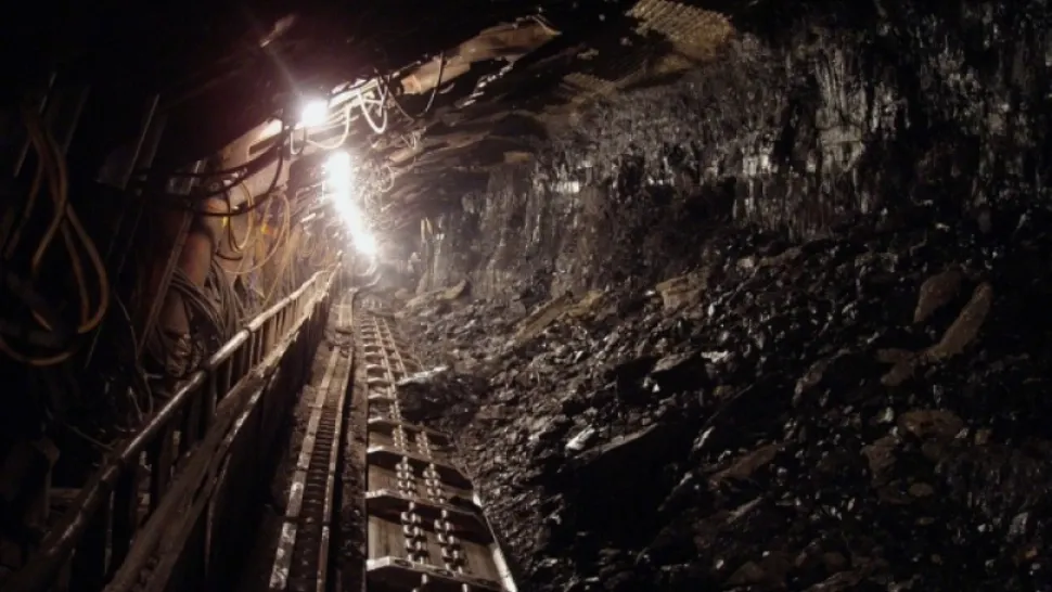 Și-au cerșit banii munciți | Minerul care nu are bani de lapte pentru bebeluș: „Nu mai am ce să-i dau să mănânce”