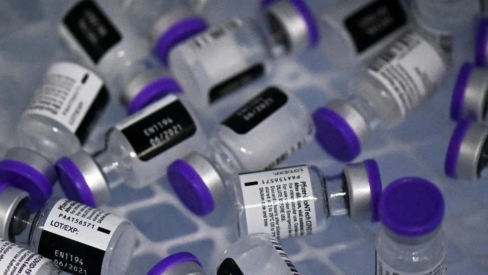 Un nou transport de vaccinuri Pfizer ajunge luni în România. În ce regiuni vor fi distribuite