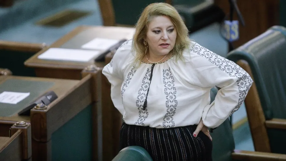 Diana Șoșoacă și Cristian Terheș, lăsați la ușă de ministrul Economiei: Noi suntem aleși ai poporului, spre deosebire de niște nemâncați numiți în posturi-cheie