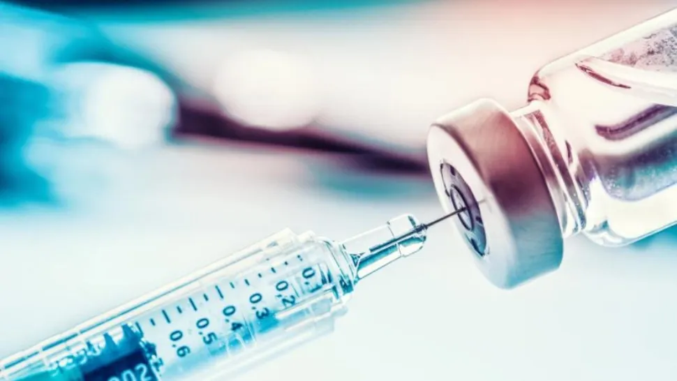 BILANȚUL vaccinării în România - Aproape 50.000 de români vaccinați în ultimele 24 de ore. Cele mai multe reacții adverse au fost după administrarea AstraZeneca 