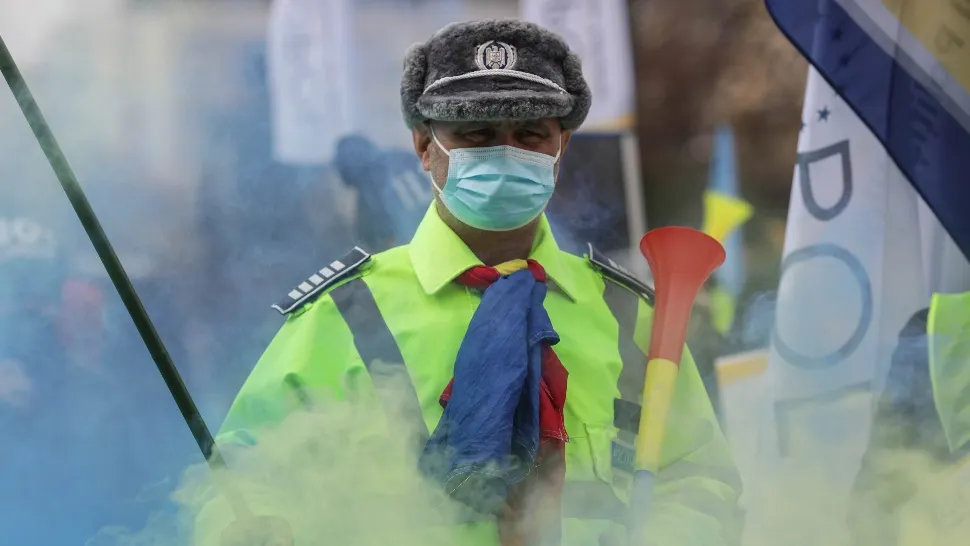 Protest la Guvern: Cadrele militare și polițiștii au ieșit din nou în stradă! Ei cer dotarea cu echipamente moderne