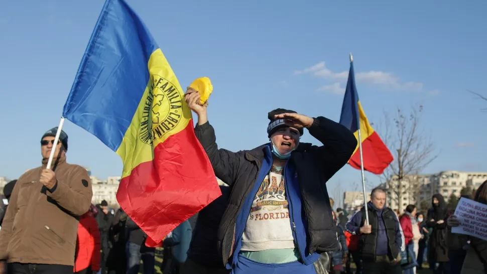 Protest modest, în Galați, împotriva măsurilor anti-coronavirus - Cu greu s-au strâns 50 de persoane