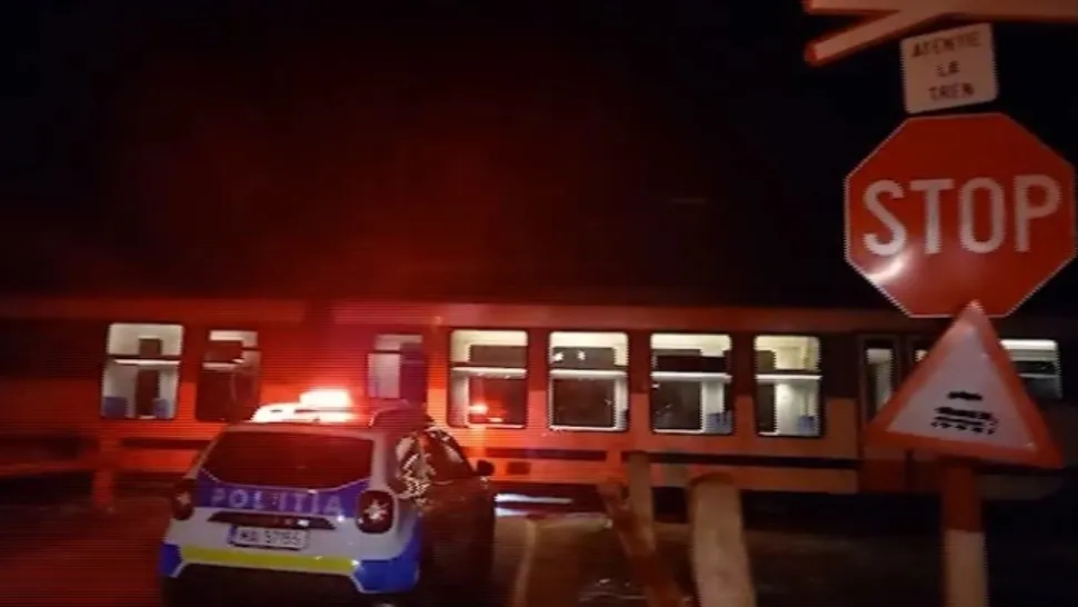 TREN cu călători, implicat într-un GRAV accident, în jud. Argeș