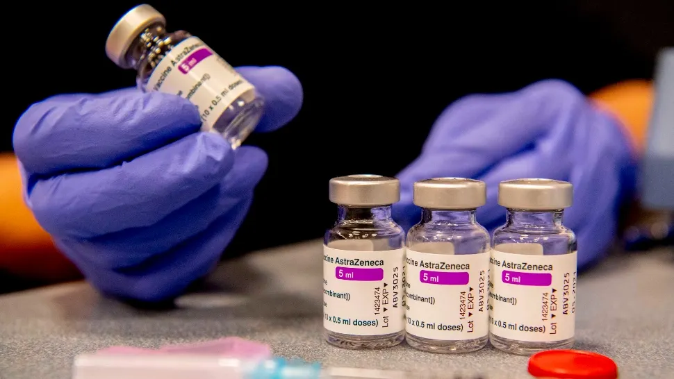 Bărbatul care a murit la Târgu Jiu a fost vaccinat cu ser AstraZeneca din lotul „cu probleme”. DSP Gorj deschide ANCHETĂ