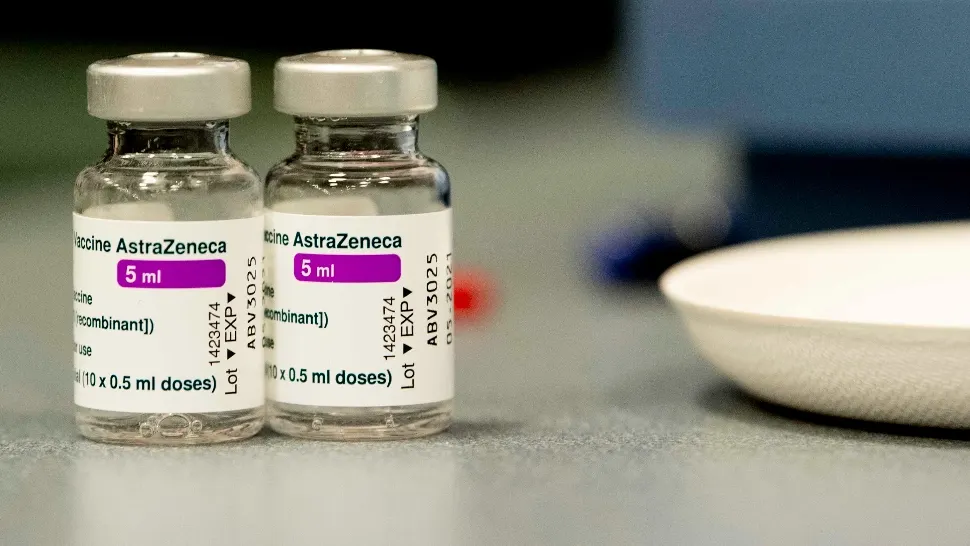 Noi RESTRICȚII în Franța privind vaccinarea cu AstraZeneca. Cui i se va administra serul 