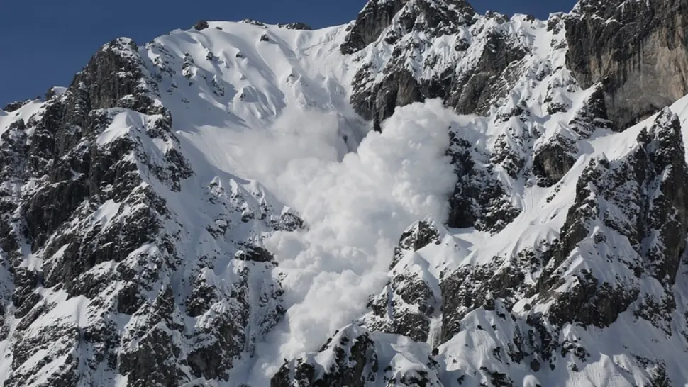 RISC de avalanșă la munte în urma ninsorilor - UNDE sunt cele mai periculoase zone