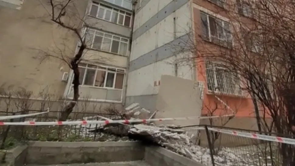 Incident șocant, în Capitală: fațada unui BLOC s-a prăbușit