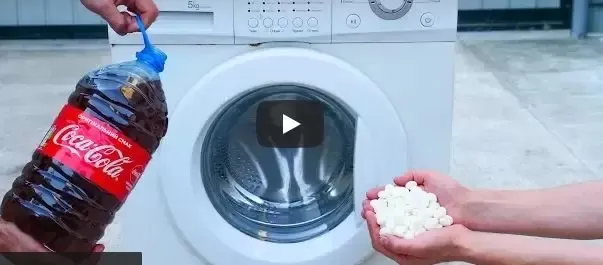 VIDEO – Ce se întâmplă dacă pui cola și mentos în mașina de spălat – Experiment nebun