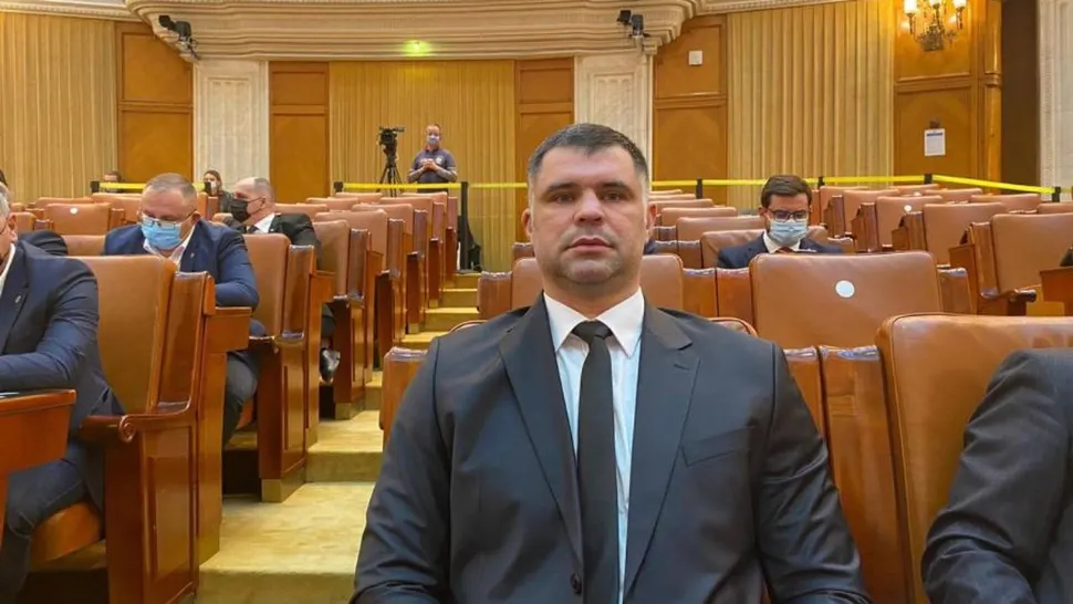 Daniel Ghiță anunță că este scutit de la purtatul măștii: „Eu am certificat medico-legal. Dictatura USR PLUS” VIDEO