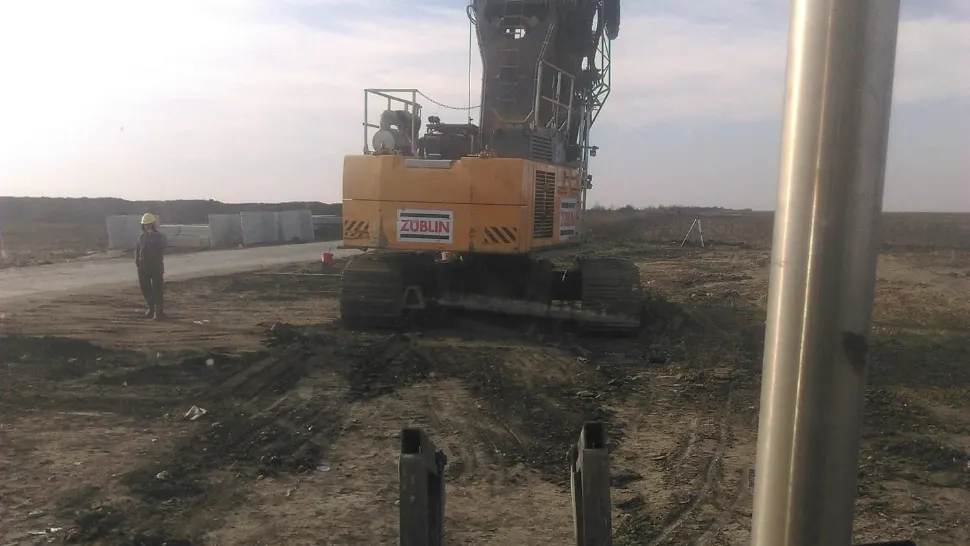 Au început lucrările la un nou tronson al drumului expres Craiova-Pitești 