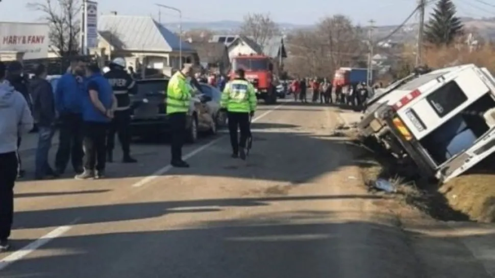 Șoferul care a lovit microbuzul plin cu copii, la Suceava, fugise din carantină. NEREGULI GRAVE în dotarea microbuzului