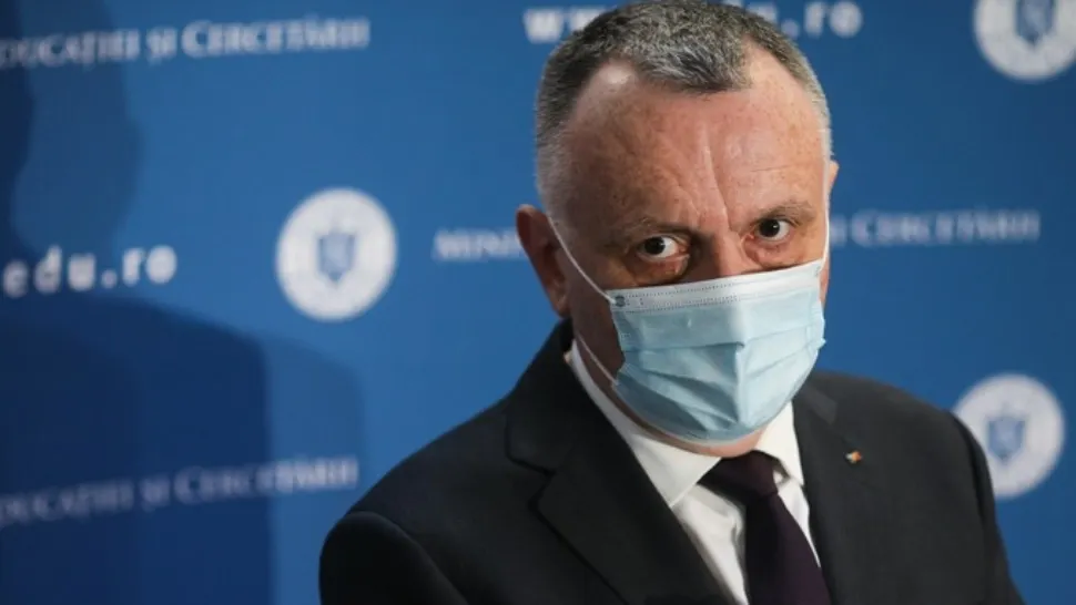 Sorin Cîmpeanu: Elevii ar putea reveni la școală în mai-iunie. Condițiile anunțate de ministrul Educației