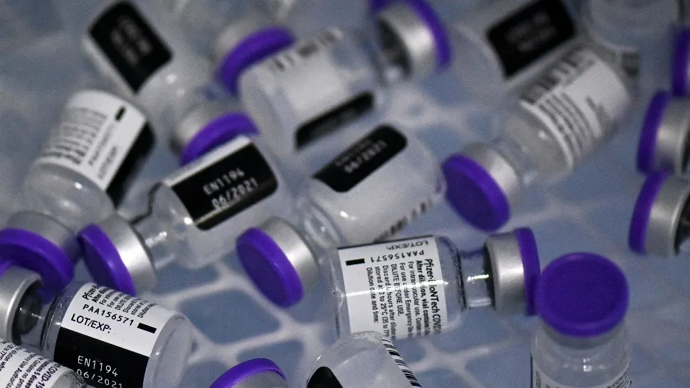 O nouă tranșă de vaccin Pfizer ajunge, astăzi, în țară. Cum se împart cele peste 214.000 de doze