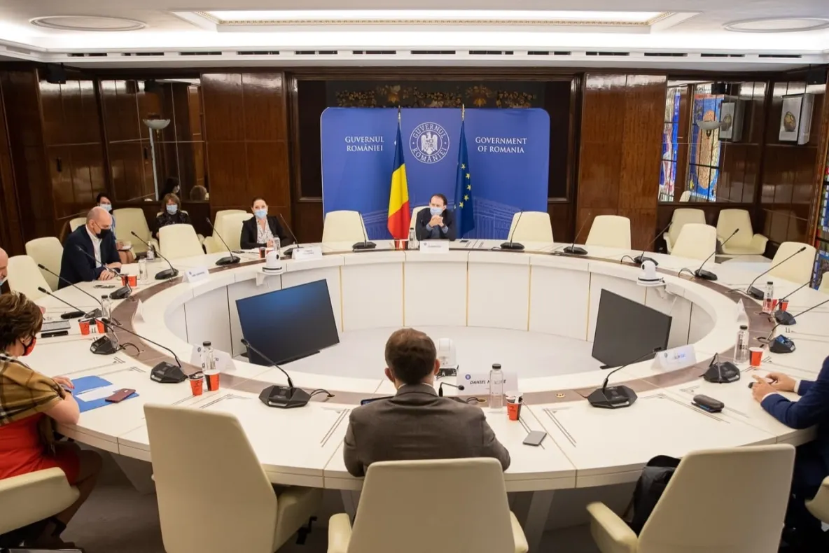 Cîțu, după întrevederea cu reprezentanții HORECA: Vaccinarea și respectarea măsurilor sanitare rămân SOLUȚIILE SIGURE pentru redeschiderii acestui sector