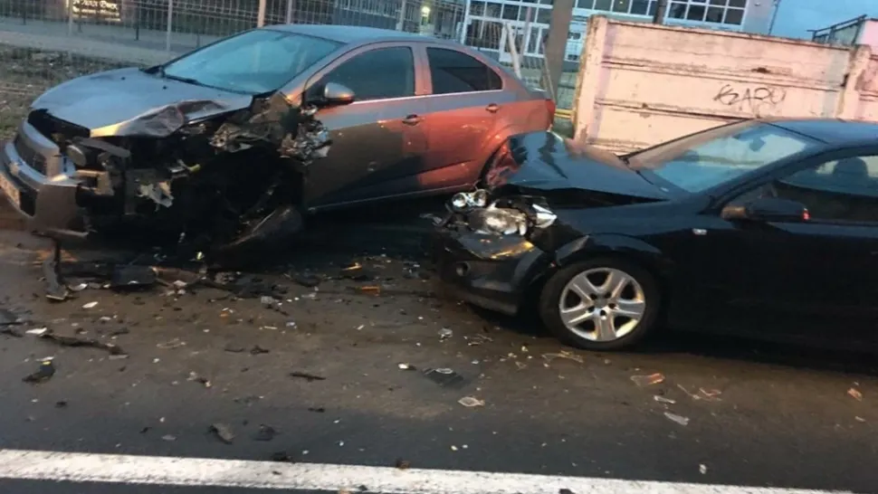 VIDEO 12 mașini, distruse într-o parcare din Brașov. Detalii ȘOCANTE despre șoferul vinovat