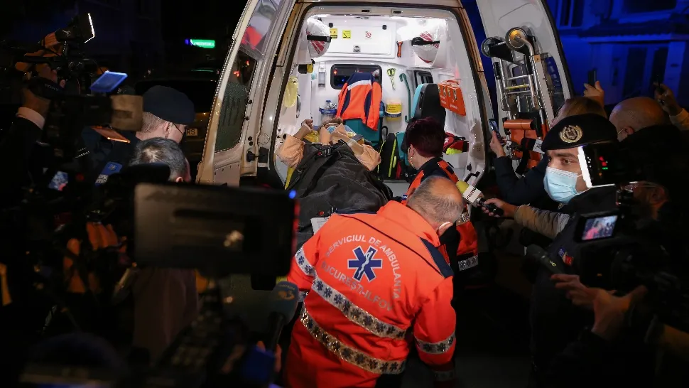 Fiica unei paciente evacuate de la Spitalul Foișor: Nu o anunțase nimeni că va fi trimisă acasă. Avea tuburile de drenă, branulele prinse de corp