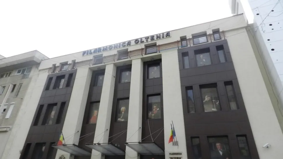 Protest la Filarmonica Oltenia: Artiștii acuză managerul de abuz, după ce au fost băgați cu toţii în șomaj tehnic
