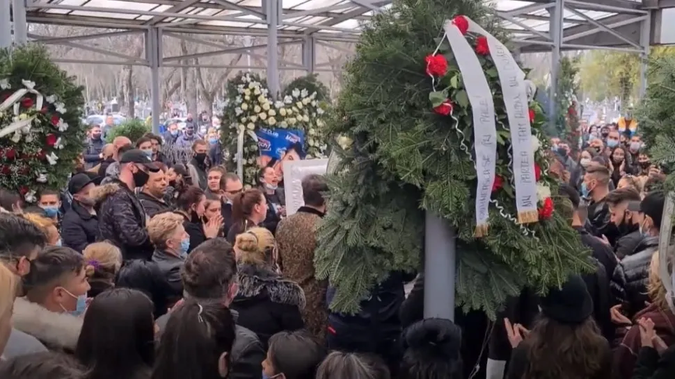 VIDEO | Amenzi astronomice la o înmormântare cu manele: „Nu respectau nicio regulile de distanţare socială”