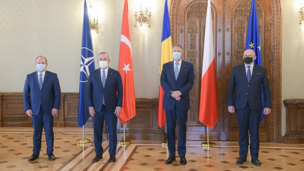 Klaus Iohannis, întâlnire cu miniștrii de Externe din Polonia și Turcia: Discuții despre situația din „Crimeea ilegal ocupată”