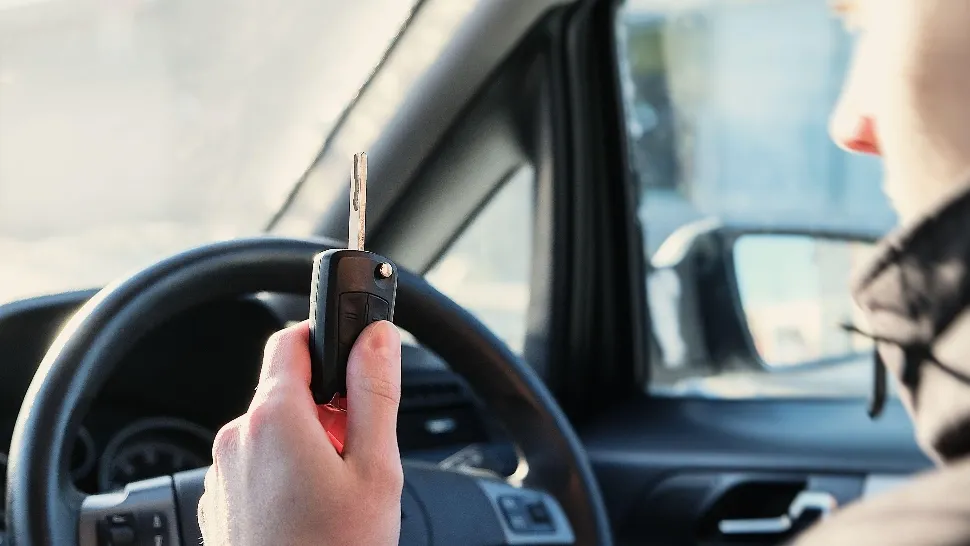 Tragedie în jud. Suceava: fetiță de 3 ani, călcată cu mașina chiar de tatăl său