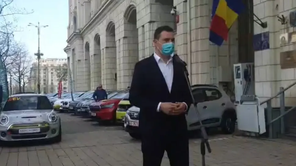 SCANDALUL zborurilor anulate. Tanczos Barna: „Decizia Blue Air de a nu relua zborurile este nejustificată!”