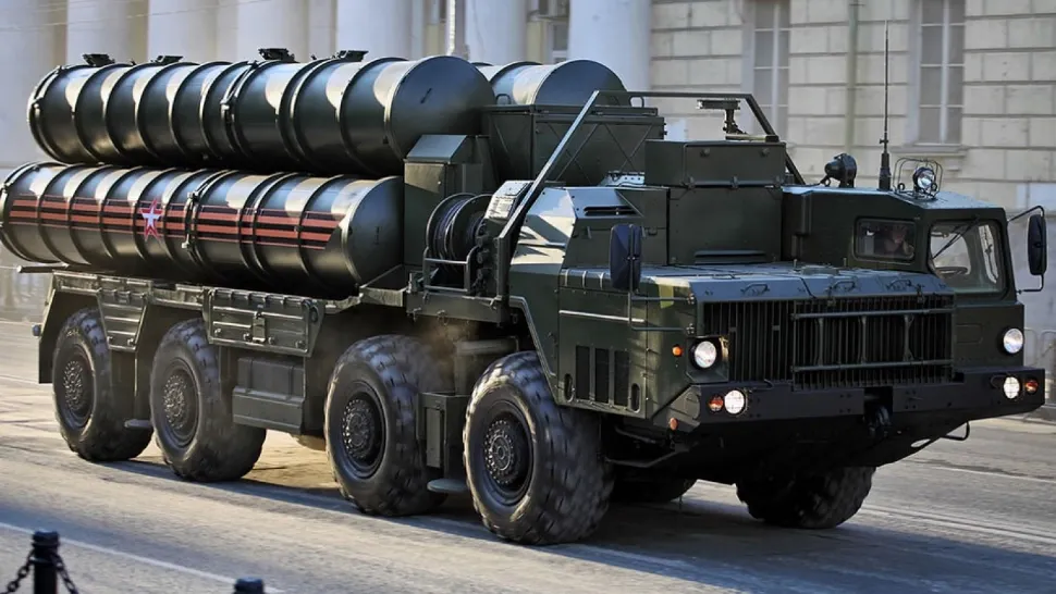 Semnal de alarmă în apropierea graniței României, Rusia ar putea aduce arme nucleare în Crimeea