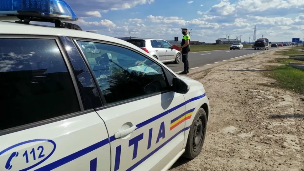 Minor aflat sub influența alcoolului a accidentat o tânără într-o stație de autobuz și a fugit de la locul accidentului