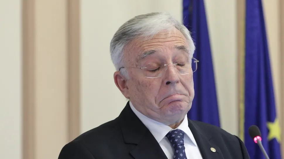 Guvernatorul BNR, Mugur Isărescu, venit lunar URIAȘ: câștigă cât 30 de salariați