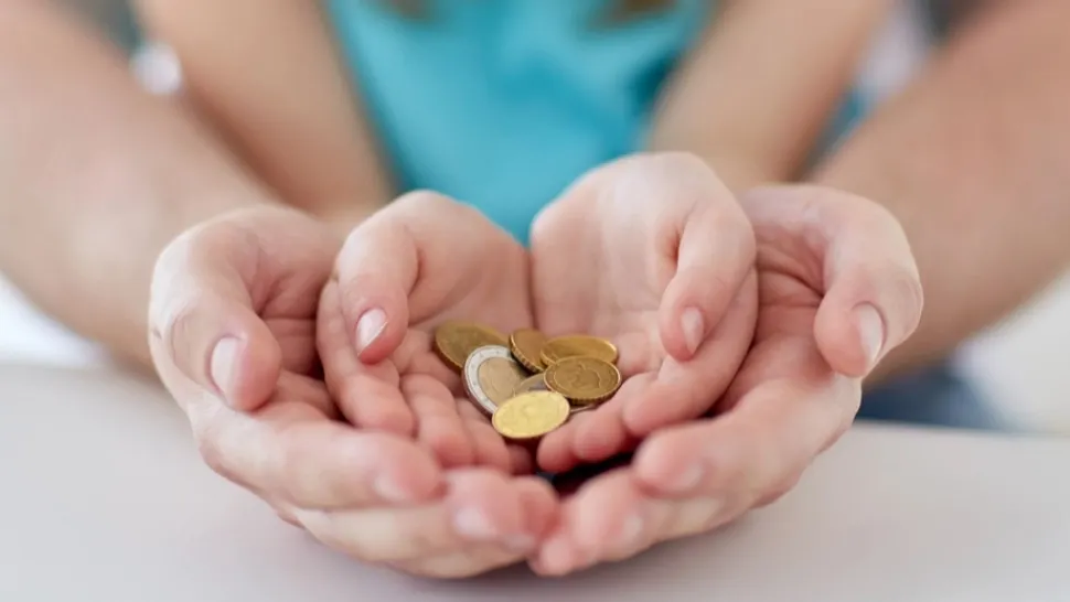 Noi decizii pregătite de Guvern pentru concediul şi indemnizaţia lunară pentru creşterea copiilor