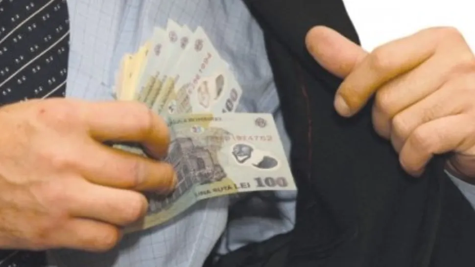 Inspector din cadrul Inspectoratului Teritorial de Muncă Buzău, reţinut pentru luare de mită