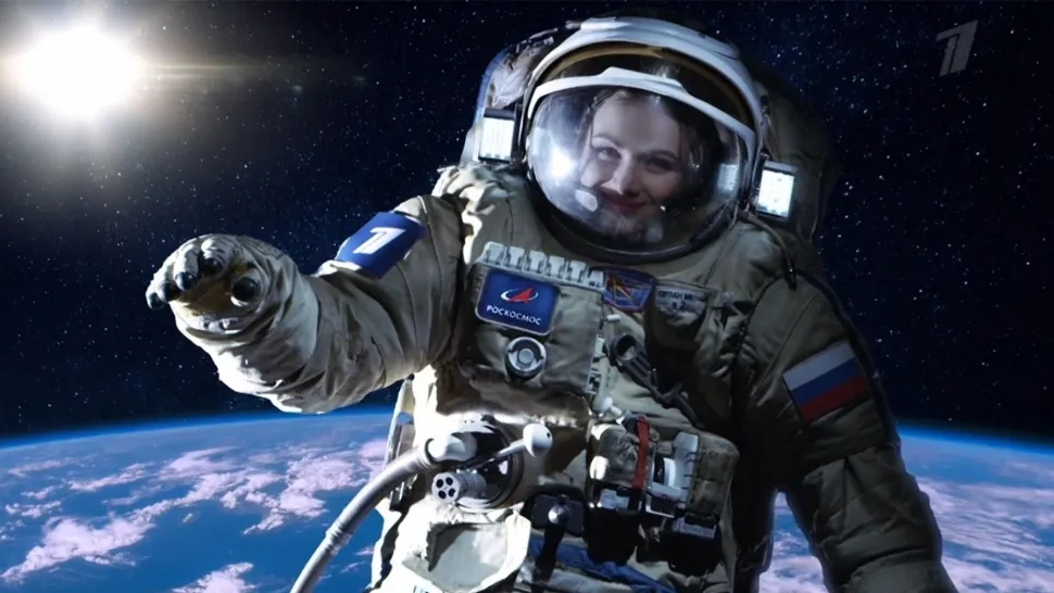 Rusia și SUA, în competiție strânsă pentru primul film artistic în spațiu. Julia Peresild şi Klim Shipenko, la bordul ISS - Când ajunge și Tom Cruise